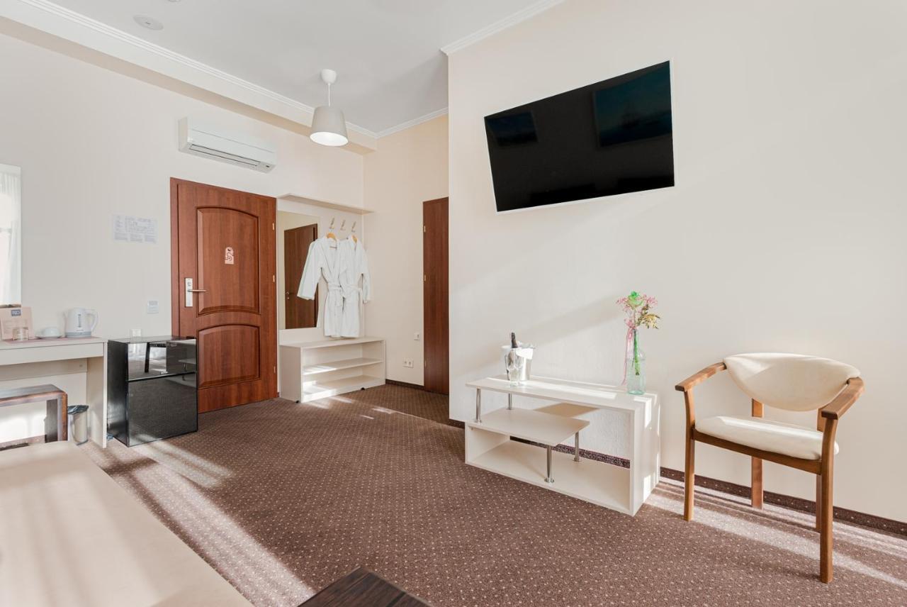 Hotel 52 Odessa Exterior foto